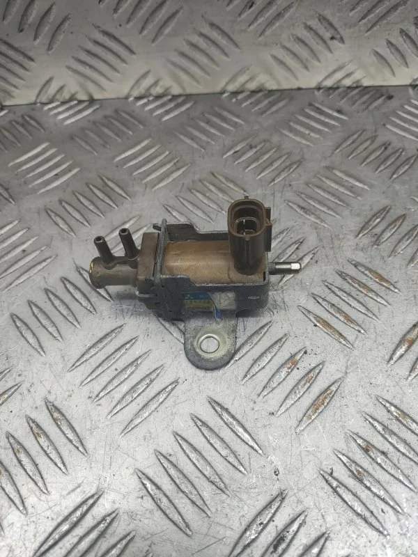 Клапан Mitsubishi L200 Pajero Sport MR258166 4D56U