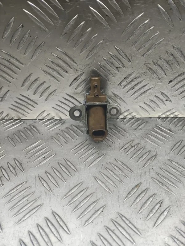 Клапан Mitsubishi L200 Pajero Sport MR258166 4D56U