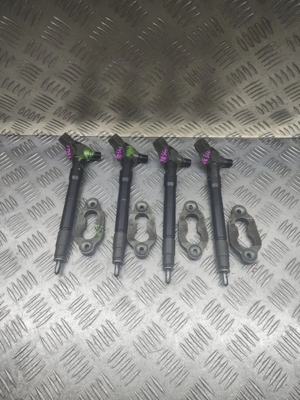 Форсунка топливная Mazda CX 5 SH0113H50 SHVPTS