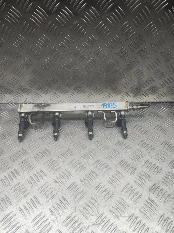 Топливная рампа Ford Mondeo 0280158105 SEBA