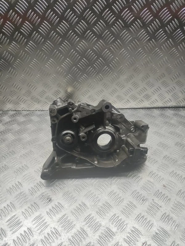 Масляный насос Mitsubishi L200 Pajero Sport 1064A035 4D56U