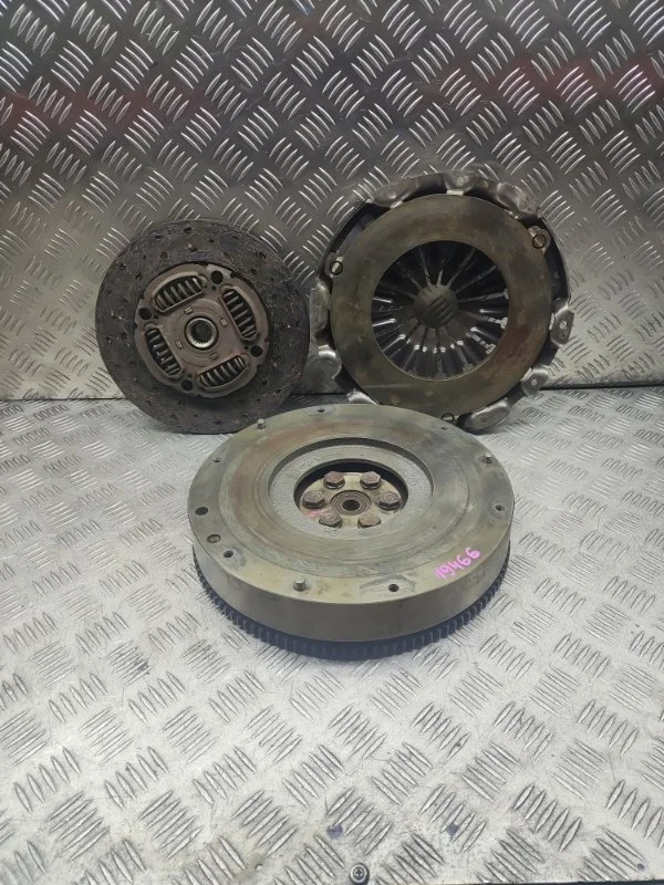 Маховик Mitsubishi L200 Pajero Sport 1120A130 4D56U