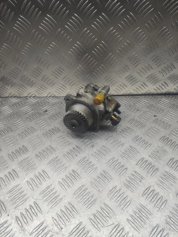 Насос ГУРа Nissan Patrol 49110VC100 Y61 ZD30DDTI