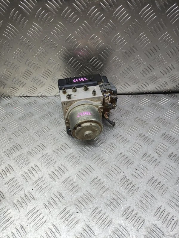 Блок АБС Mitsubishi Pajero Sport MR955425 K90 6G72