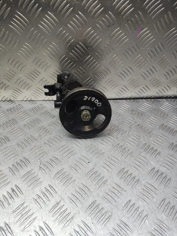 Насос ГУРа Nissan Maxima 49110CB000 A33 VQ30DE