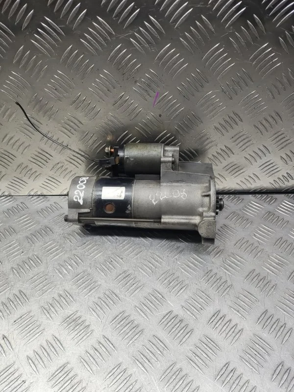 Стартер Mitsubishi Pajero 3 1810A050 V73 4M41