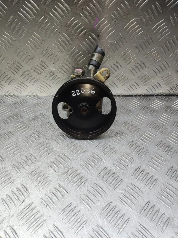 Насос ГУРа Nissan Almera Primera 49110AV700 B10 N16 P12 QG16DE