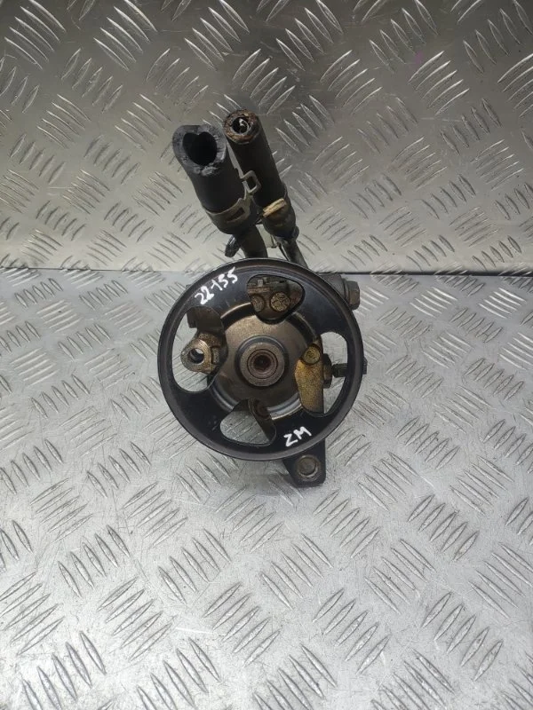 Насос ГУРа Mazda 323 Familia B25D32600B ZM ZL