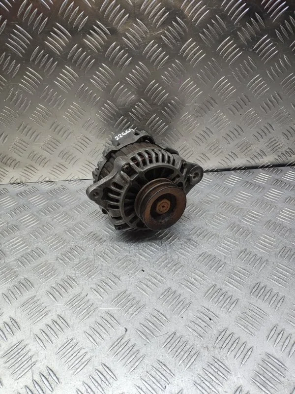 Генератор Mitsubishi Pajero 3 ME203546 V73 4M41