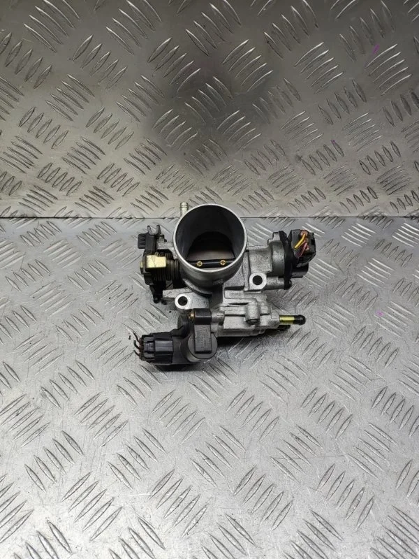Дроссельная заслонка Toyota Corolla Spacio Vitz 8945220130 E120 E 120 NZE121 1NZFE