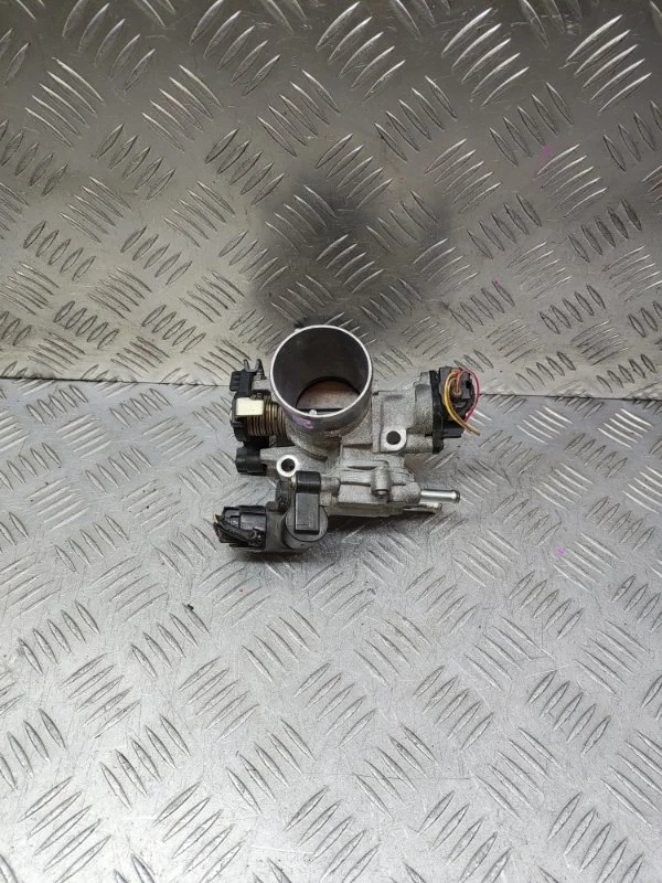 Дроссельная заслонка Toyota Corolla Spacio Vitz 8945220130 E120 E 120 NZE121 1NZFE