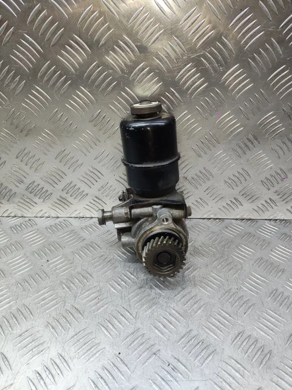 Насос ГУРа Mitsubishi Pajero 3 MR223480 V73 4M41