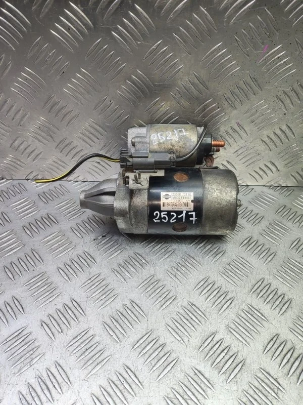 Стартер Nissan Almera Primera 2330073Y10 B10 N16 P12 QG16DE