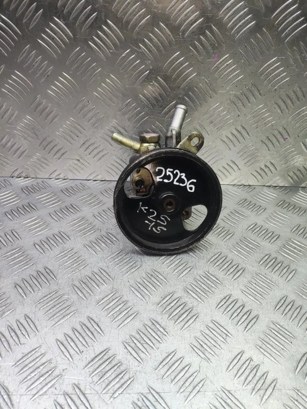 Насос ГУРа Nissan Almera Primera 49110AV700 B10 N16 P12 QG16DE