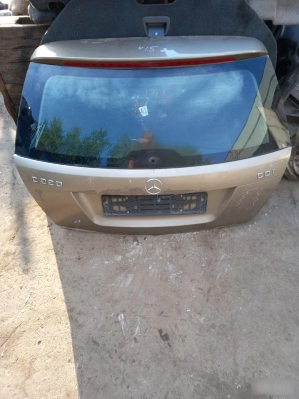 Крышка багажника Mercedes C A2047400105 W204