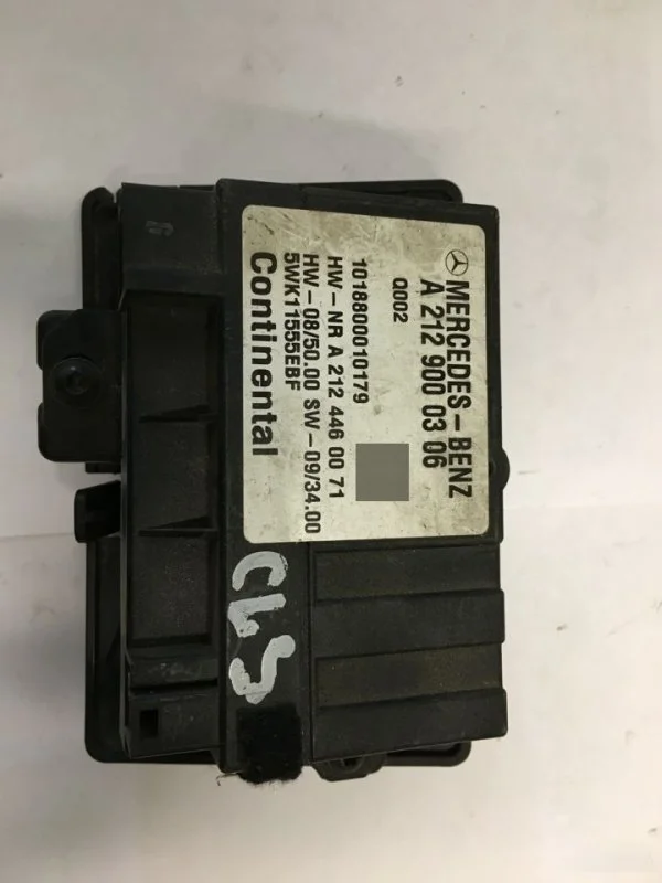 Блок управления бензонасосом Mercedes A2129000306
