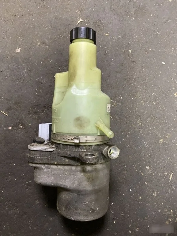 Насос ГУР Volvo S40 36001485