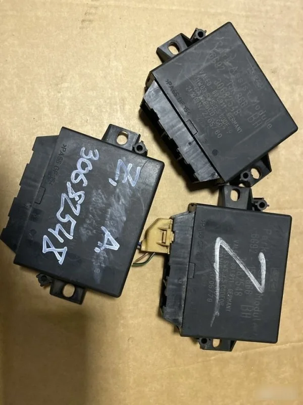 Блок парктроника Volvo S60 31341090