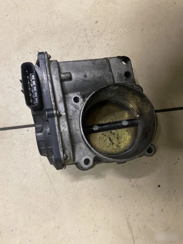 Дроссельная заслонка Volvo S60 31216327