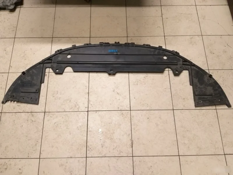 Брызговик радиатора Volvo S80 30655172