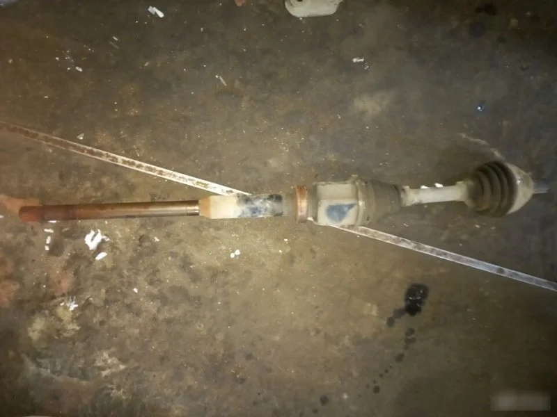 Приводной вал Volvo S80 36001193, правый