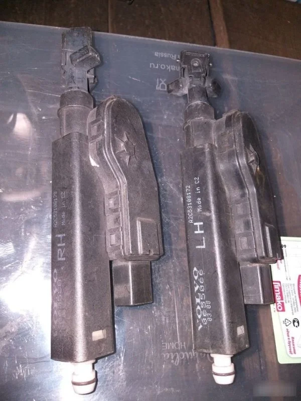 Форсунки омывателя фар Volvo S80 30655066