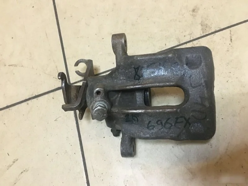 Суппорт Volvo V40 8251696, задний левый