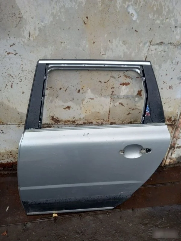 Дверь Volvo V70 31335625, задняя левая