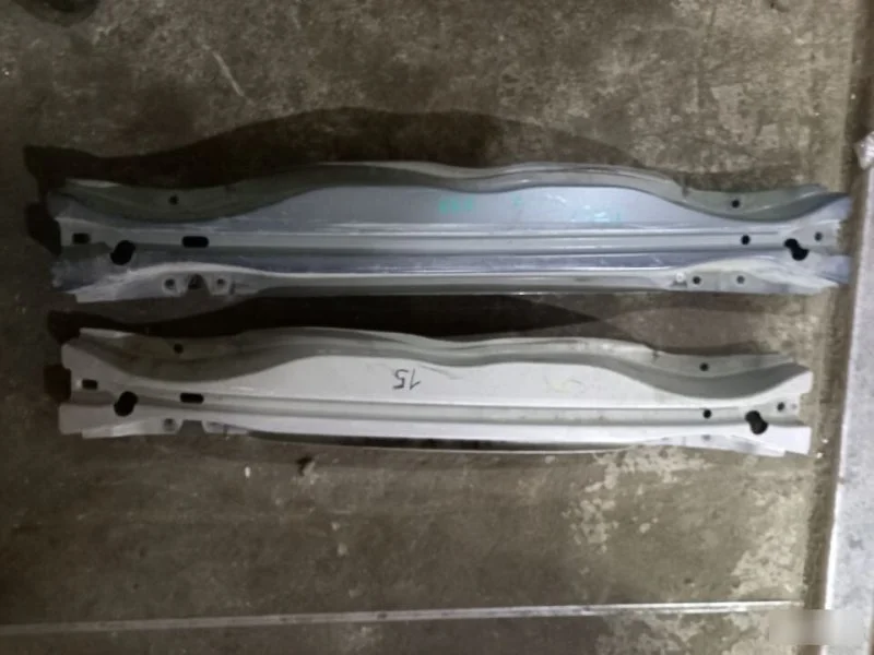 Усилитель бампера Volvo V70 31217938, задний