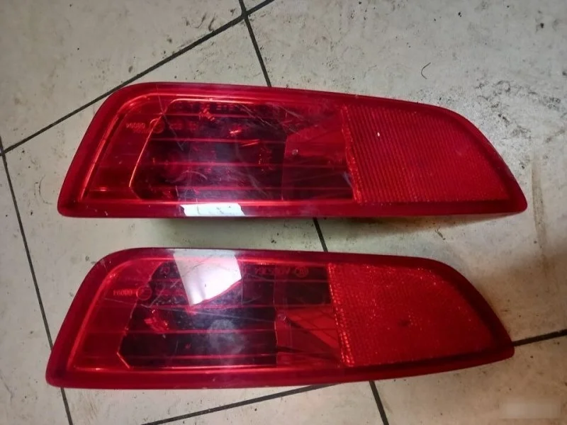 Отражатель бампера Volvo XC60 30763323, правый