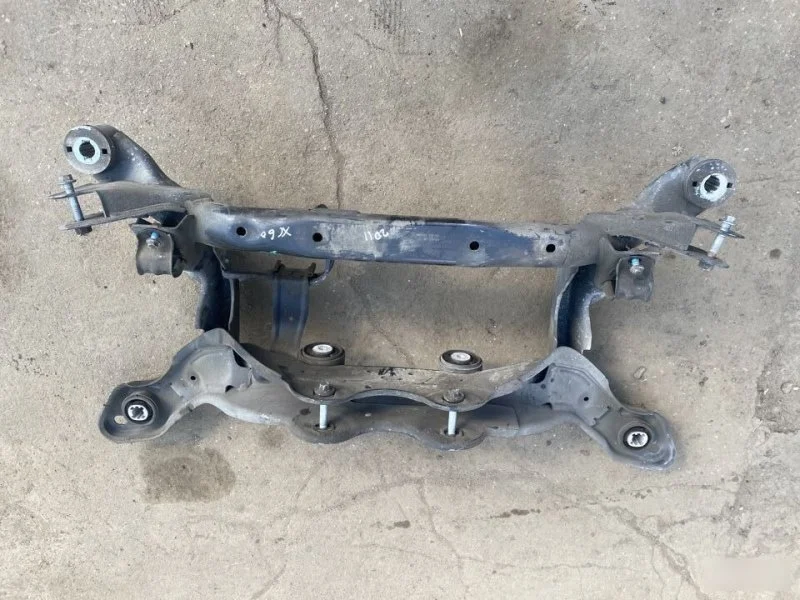 Подрамник Volvo XC70 31317234, задний