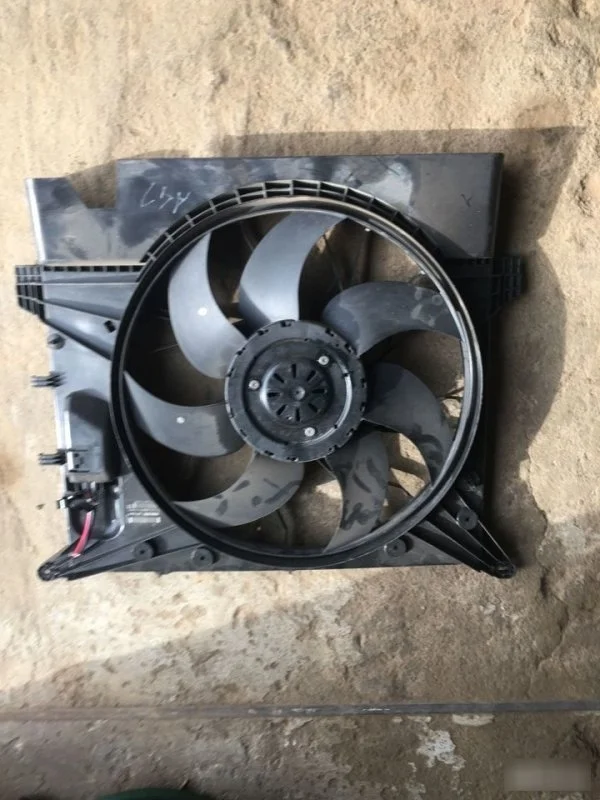 Вентилятор Volvo XC90 31368075