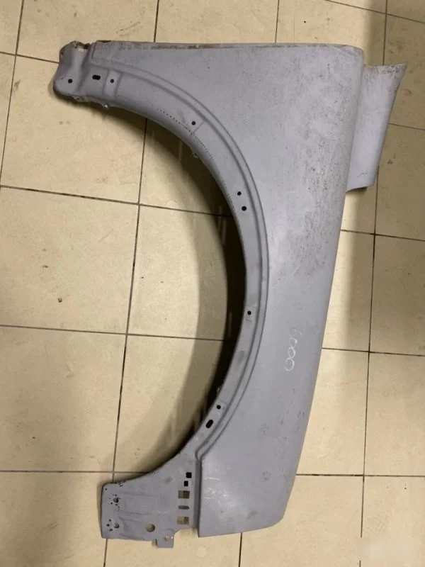 Крыло Volvo XC90 30796495, правое