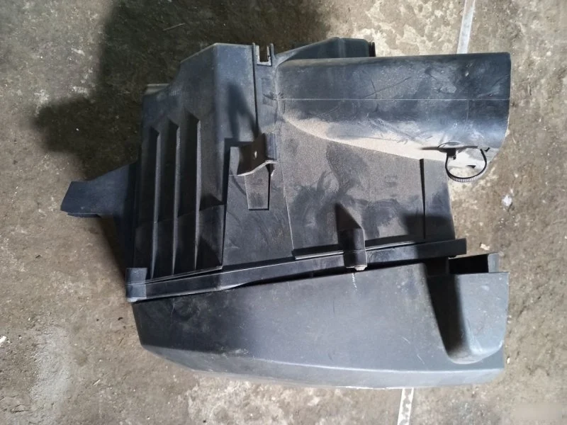 Корпус воздушного фильтра Volvo XC90 30636845