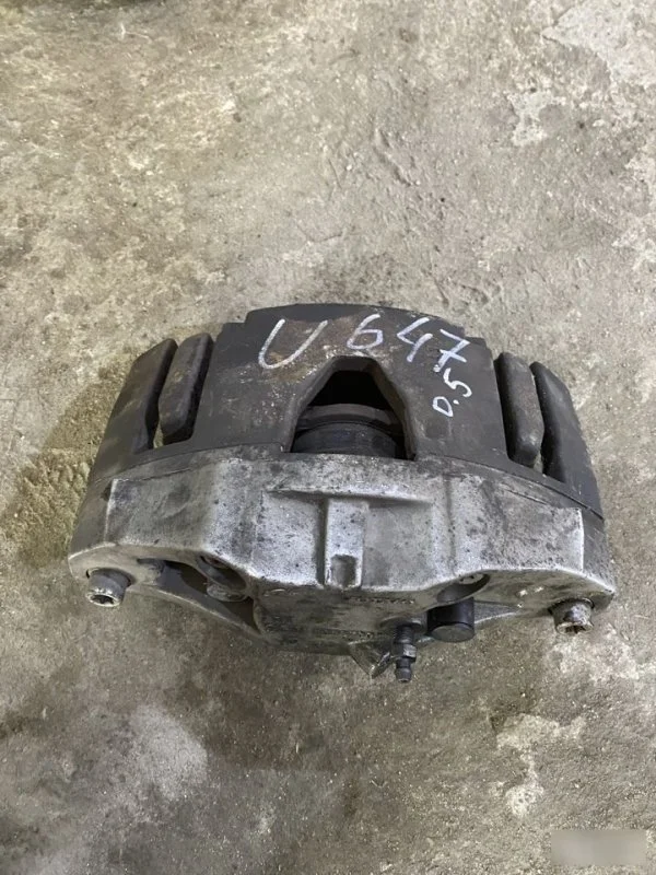 Суппорт тормозной Volvo XC90 8602858, передний