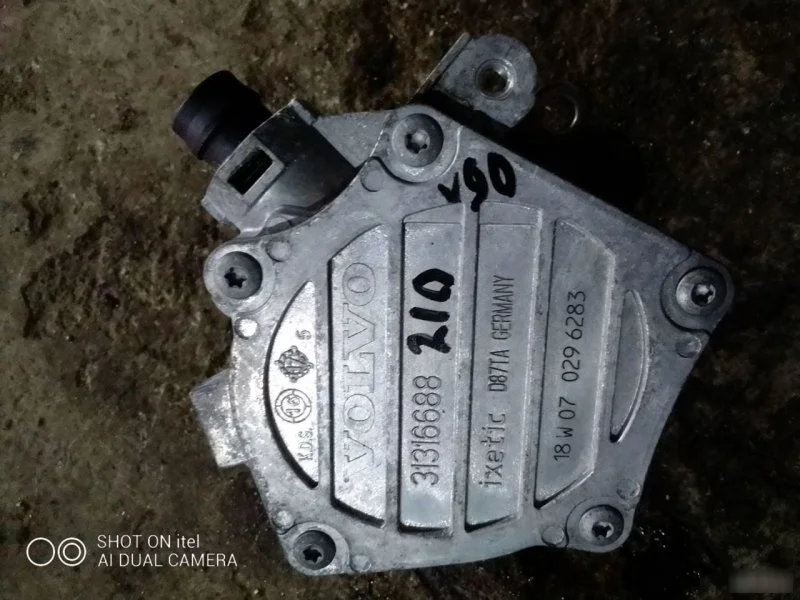 Вакуумный насос Volvo 31316688