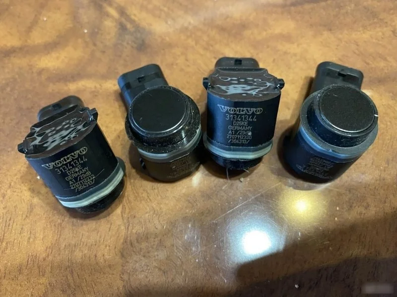 Датчик парковки Volvo 31341344