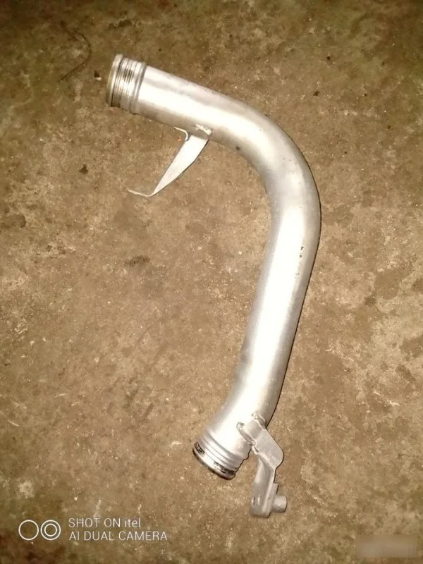 Патрубок интеркулера Volvo 31370288