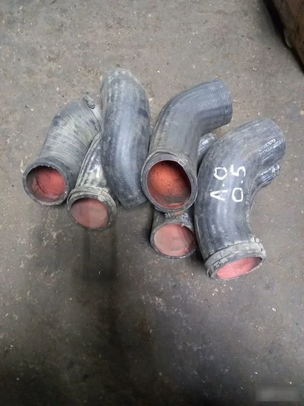 Патрубок интеркулера Volvo 31274235