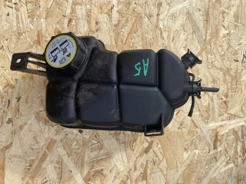 Бачок расширительный Volvo XC60 2014 31200320