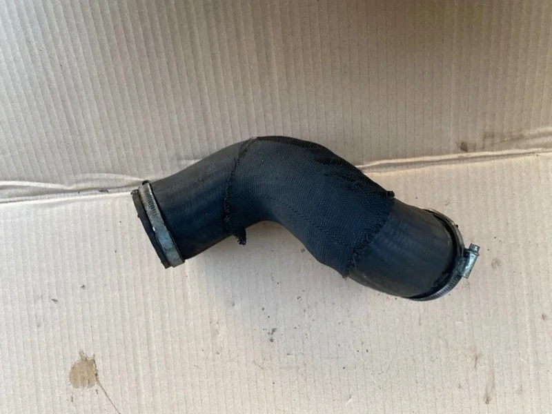 Патрубок интеркулера Volvo XC70 2013 31370208 D5244T15