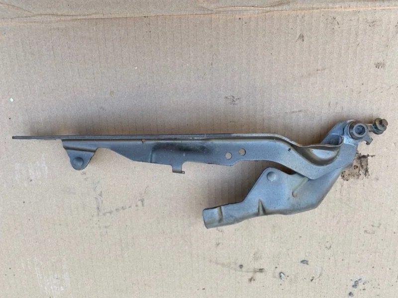 Петля капота Volvo XC70 2013 31250186 D5244T15, правая