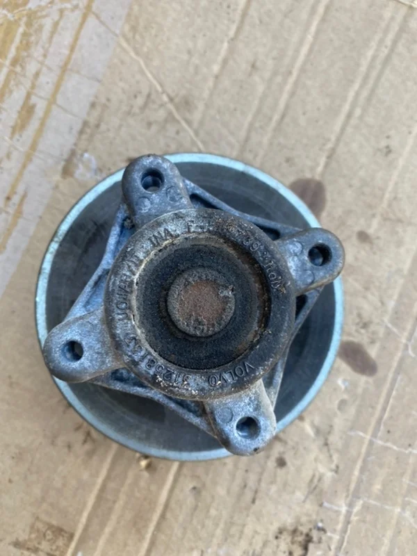 Шкив Volvo XC70 2013 31258133 D5244T15