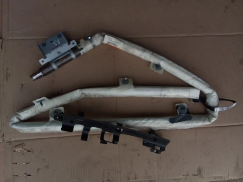 Шторка безопасности Volvo XC70 2013 31291249 D5244T15, правая