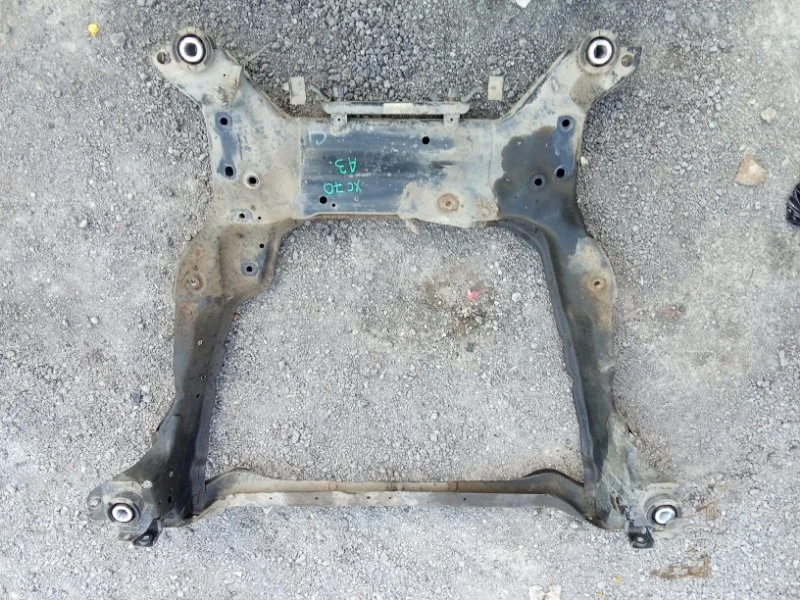 Подрамник Volvo XC70 2013 31360347 D5244T15, передний