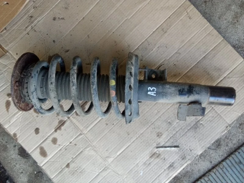 Амортизатор Volvo XC70 2013 31317817 D5244T15, передний левый