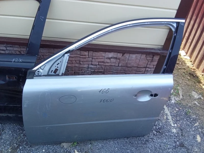 Дверь Volvo 32228890, передняя левая