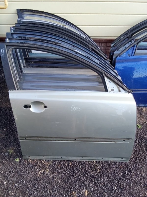 Дверь Volvo 31335444, передняя