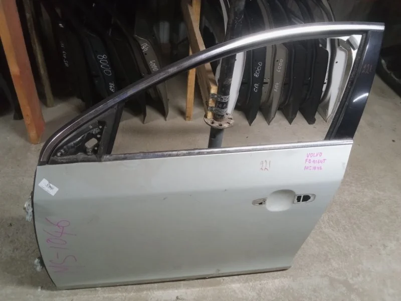 Дверь Volvo 32291064, передняя левая