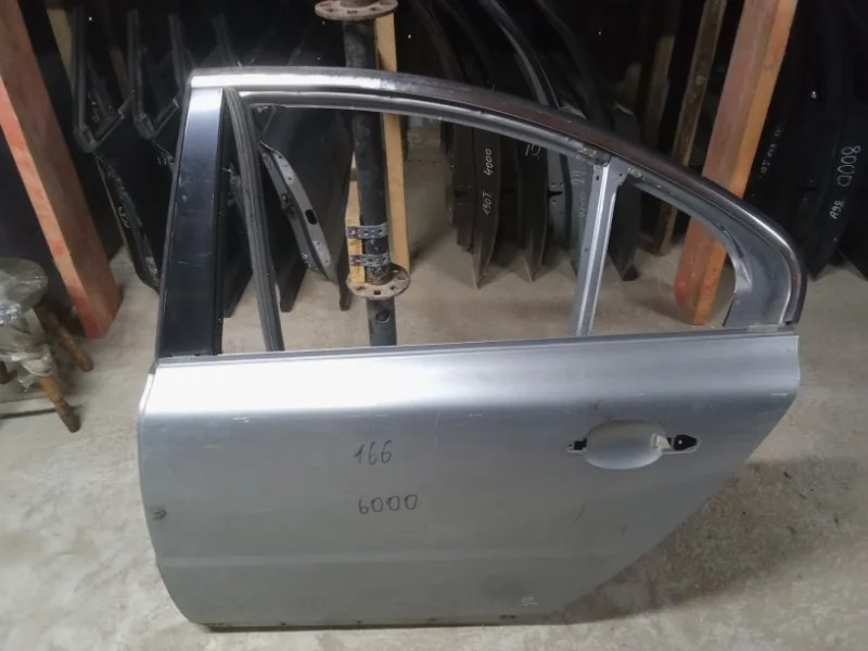 Дверь Volvo 32228892, задняя левая